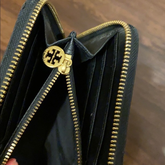 Tory Burch Wallet - Picture 3 of 6